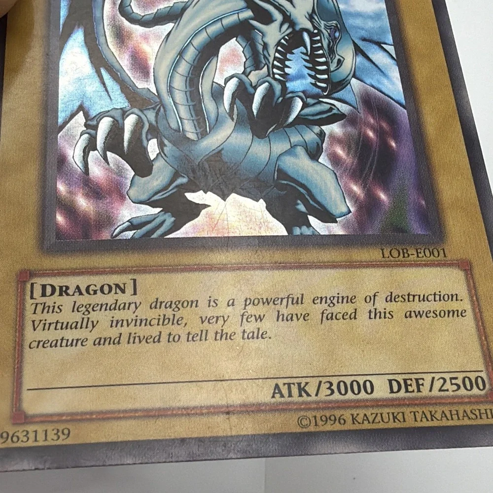 Yugioh Blue-Eyes White Dragon LOB-E001 Ultra Rare